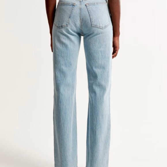 Abercrombie 90s Relaxed High-Rise Jean - Light Wash Distressed - Picture 3 of 8
